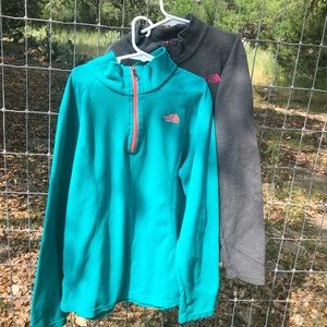 Girls The North Face quarterzip pullovers set of 2